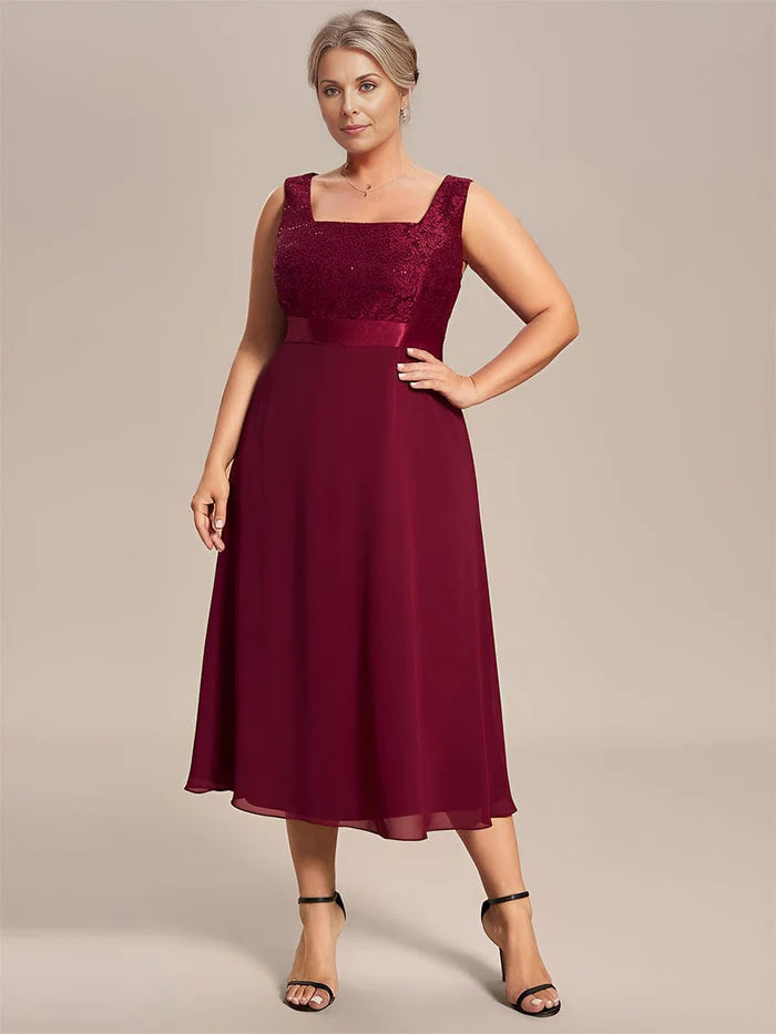 A-Linien-Chiffon-Kleid für die Brautmutter in Übergröße mit quadratischem Ausschnitt und Spitzen-Cardigan 
