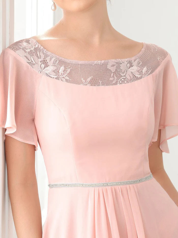 Robe de mère de la mariée en mousseline à manches volantées et ourlet asymétrique 