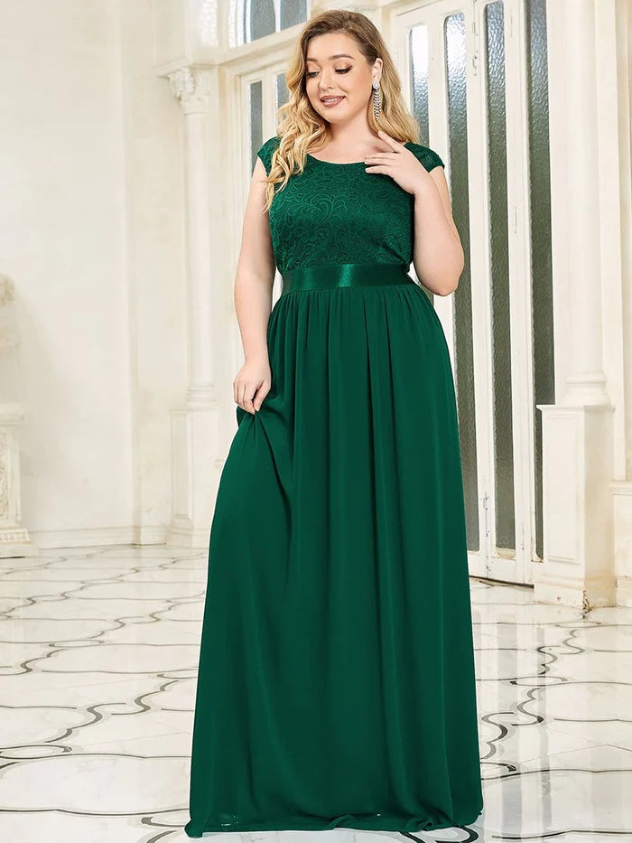 Übergröße Klassisches A-Linien-Brautjungfernkleid aus Chiffon mit Rundhalsausschnitt und V-Rücken und Spitze