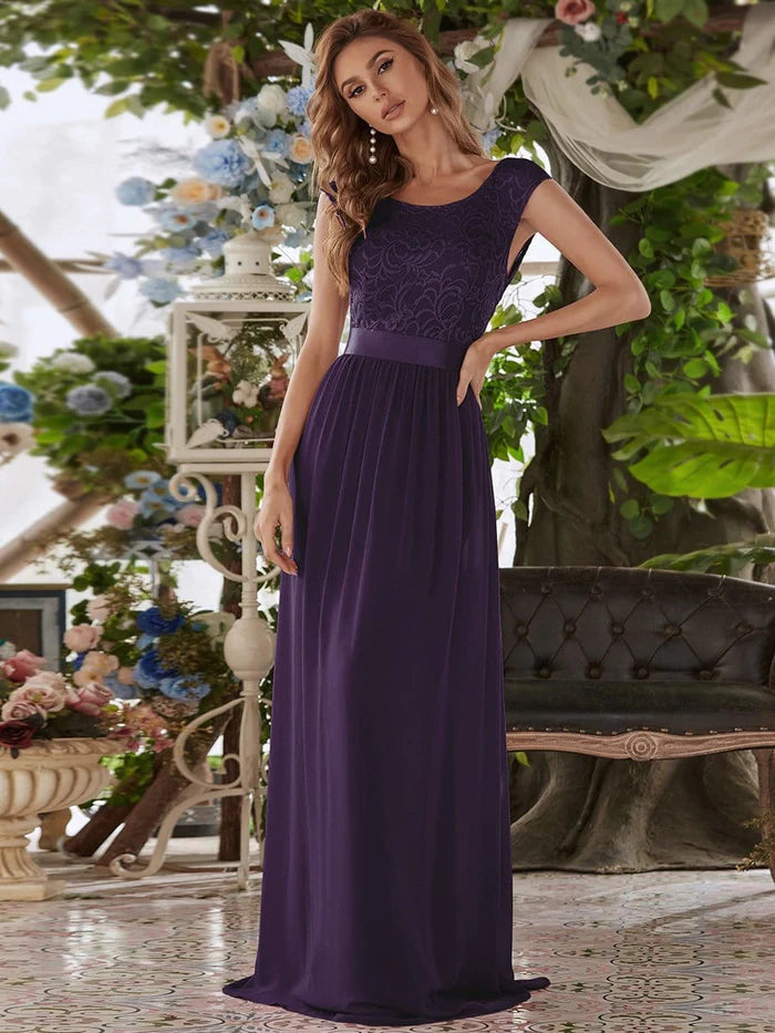 Robe de demoiselle d'honneur classique à col rond et dos nu avec corsage en dentelle 