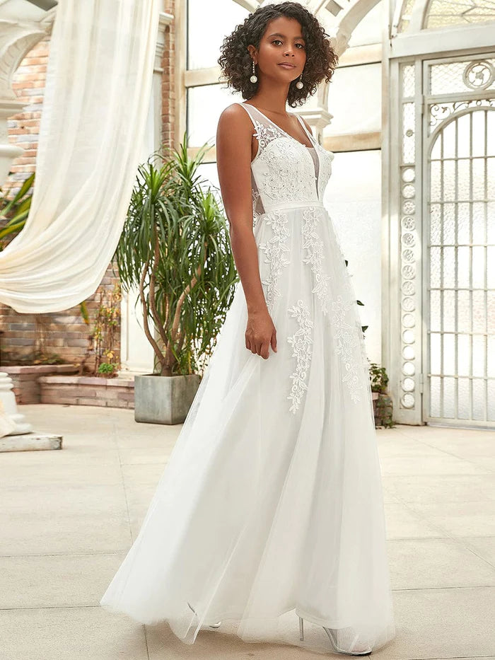 Robe de mariée longue et élégante en tulle 