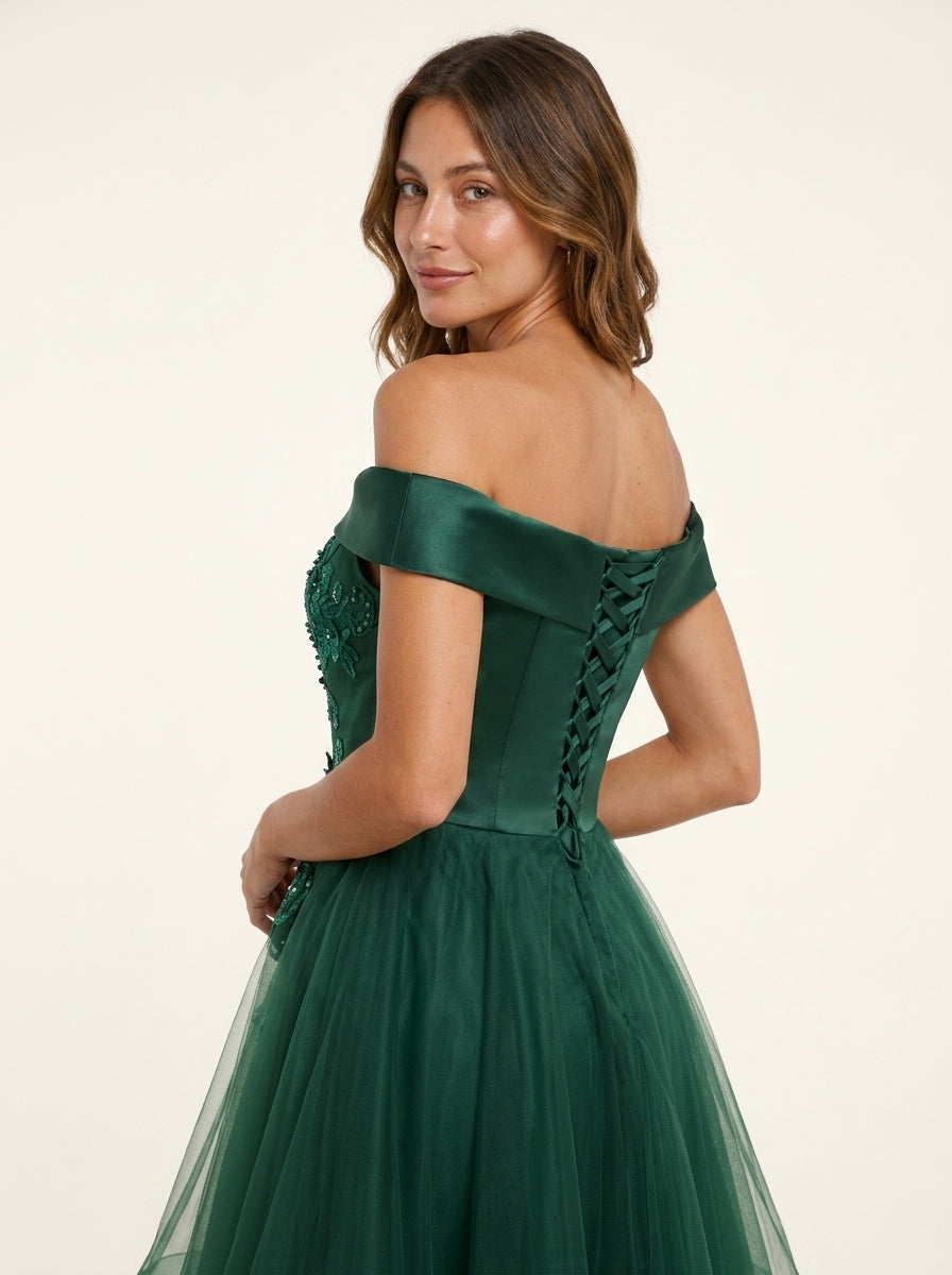 Elegant A-Line Off-Shoulder Short Sleeve Lace-Up Back Emerald Green Knee-Length Homecoming Dress.