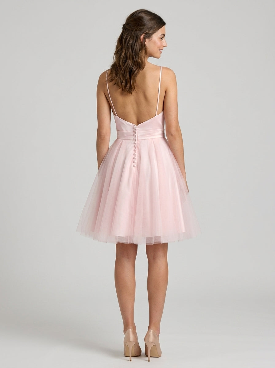 Elegant A-Line Sweetheart Spaghetti Strap Pink Tulle Above-Knee Homecoming Dress.