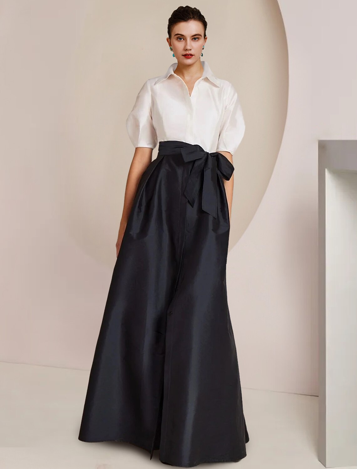 Elegant A-Line Taffeta Short Sleeve Floor Length Mother of the Bride Dress.