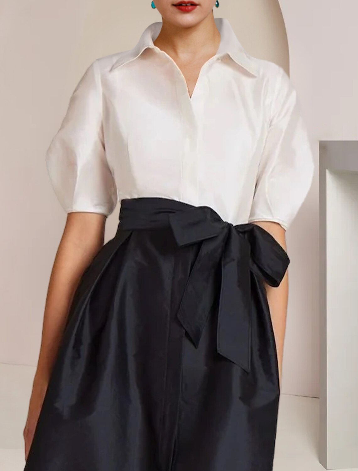 Elegant A-Line Taffeta Short Sleeve Floor Length Mother of the Bride Dress.