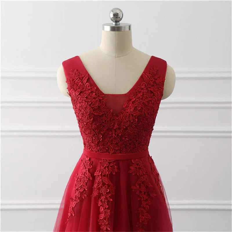 Robe de bal longue rouge élégante en tulle et dentelle, col en V, dos nu, perles
