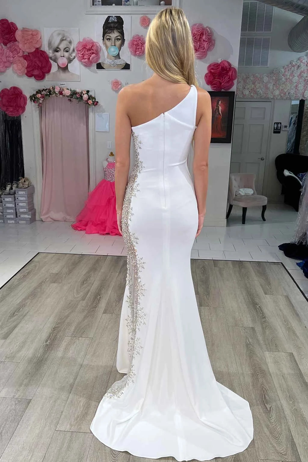 Elegant Mermaid One-Shoulder Beaded Illusion-Side Floor-Length Prom Dress