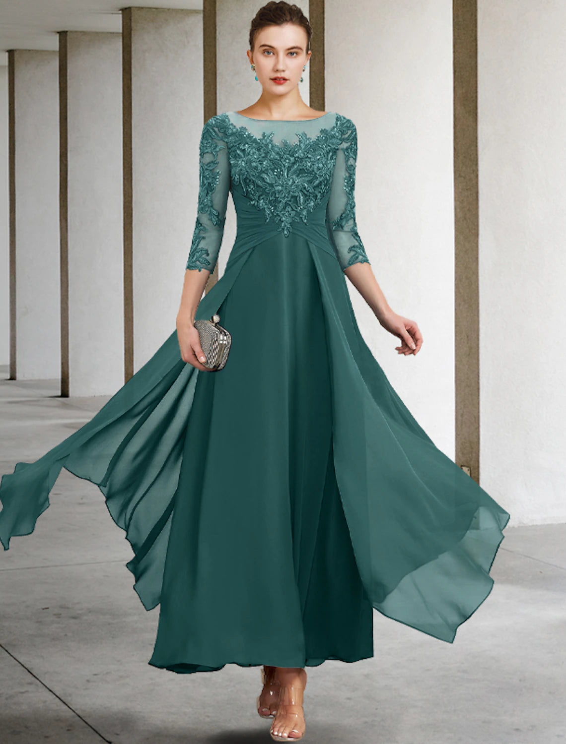 Elegant Plus Size A-Line Scoop Neck 3/4 Sleeve Mother of the Bride Dress.