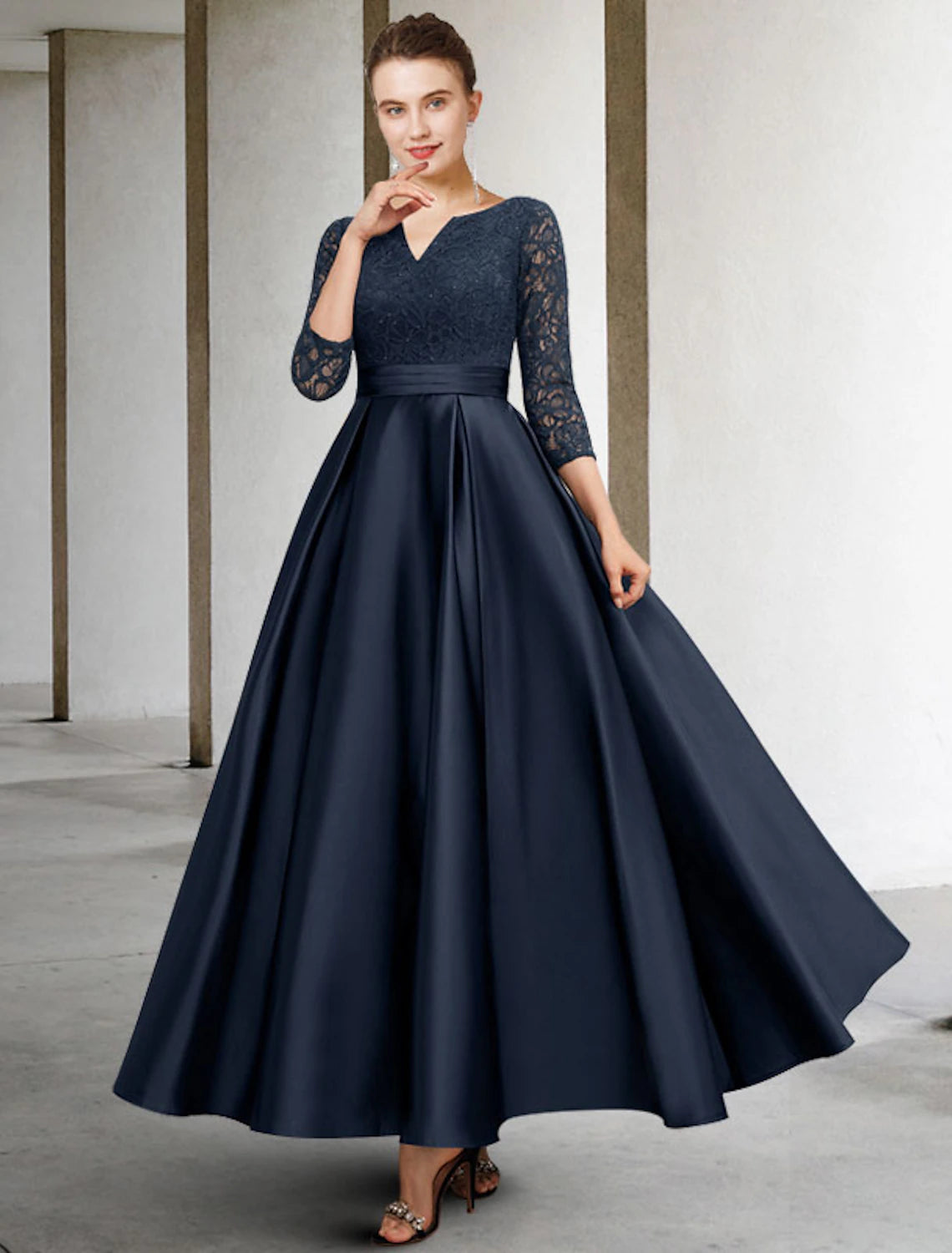 Elegant Plus Size A-Line V-Neck 3/4 Sleeve Mother of the Bride Dress.