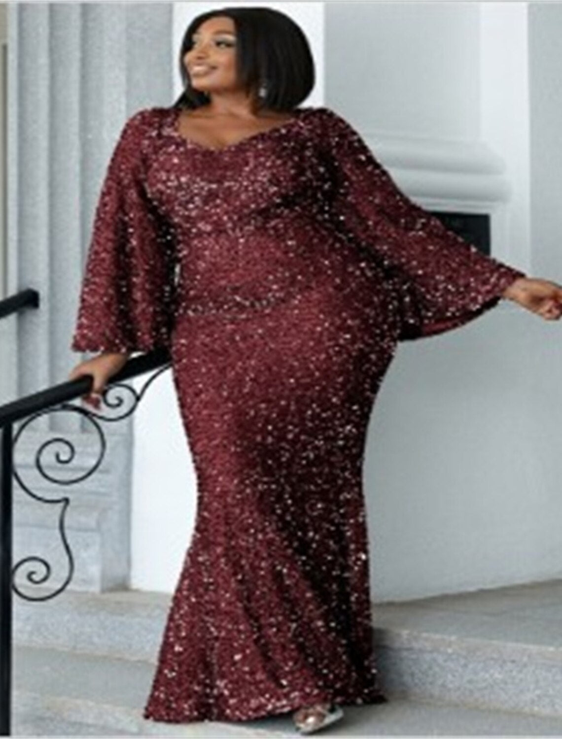 Elegant Plus Size Mermaid Long Sleeve Scoop Neck Sequined Glitter Gown.
