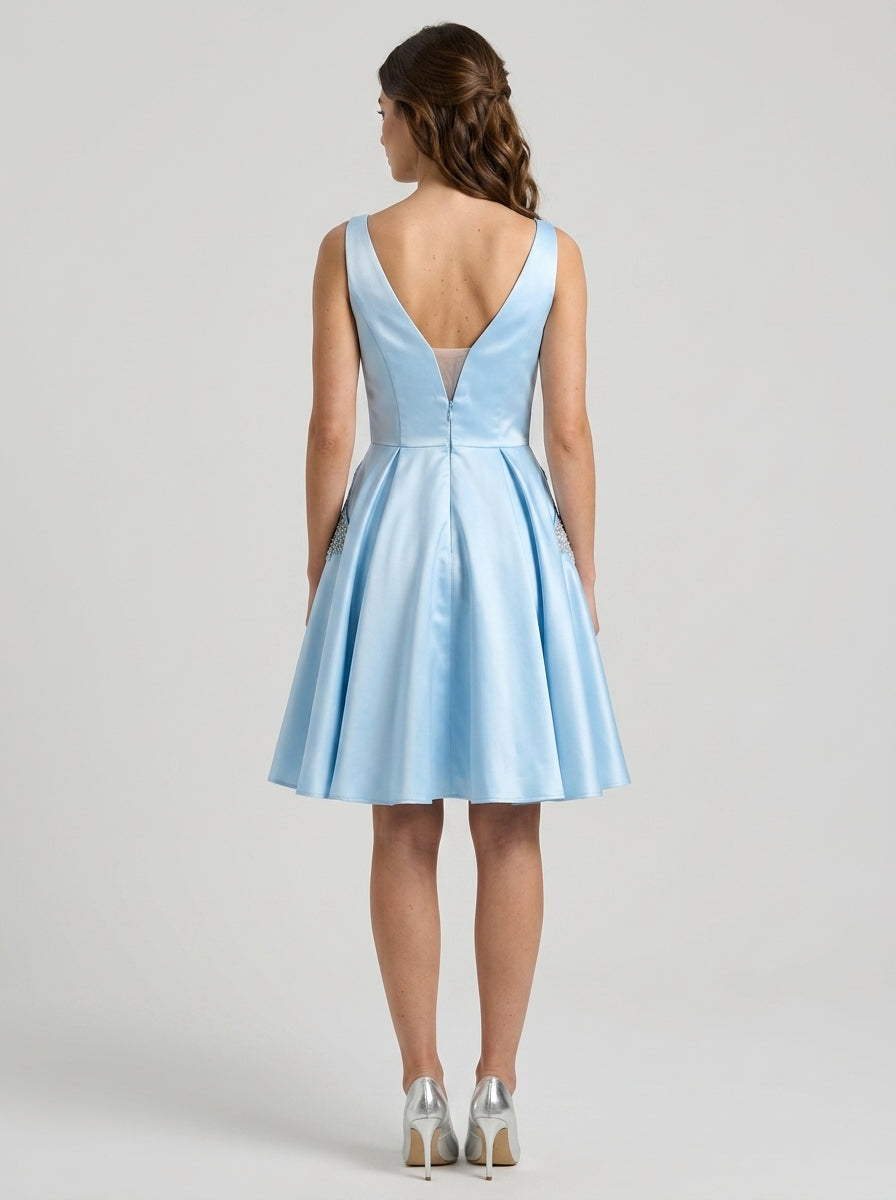 Elegant A-Line Deep V-Neck Sparkling Pocket Light Blue Knee-Length Homecoming Dress