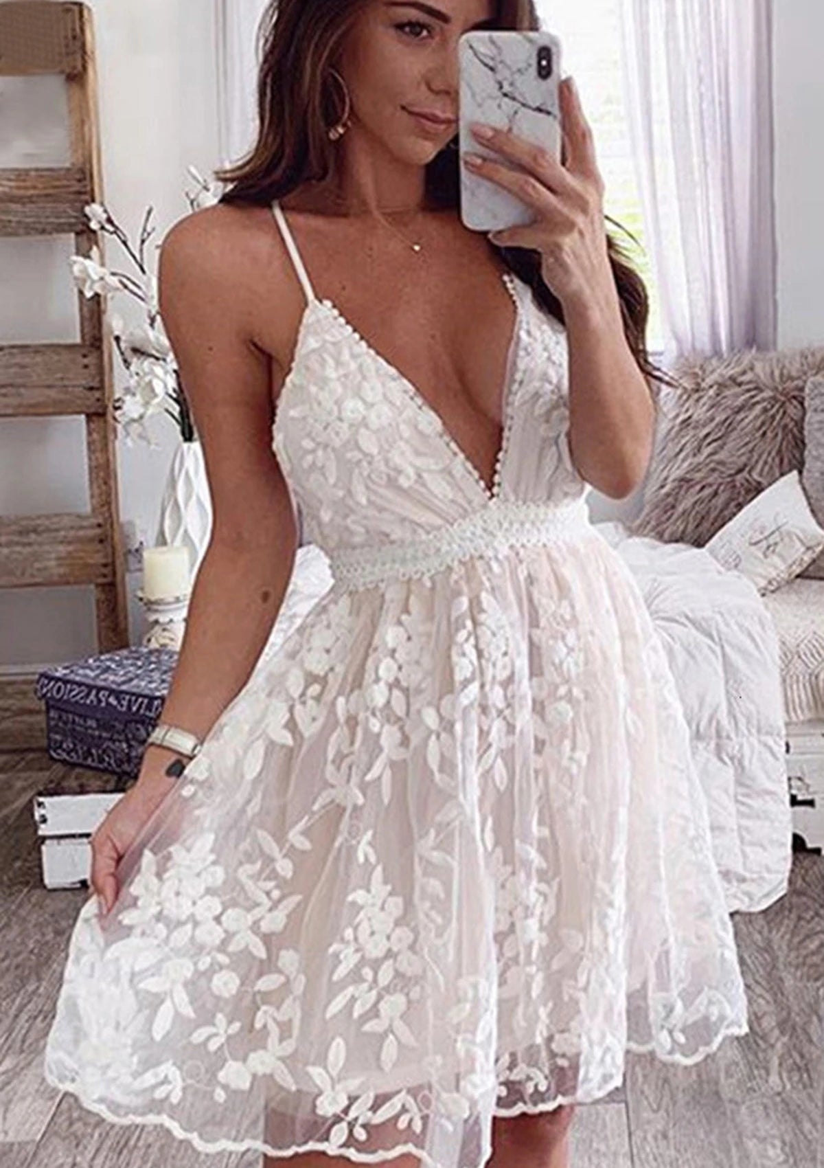 Elegant A-Line Deep V-Neck Spaghetti Strap Criss-Cross Back Short Lace Homecoming Dresses
