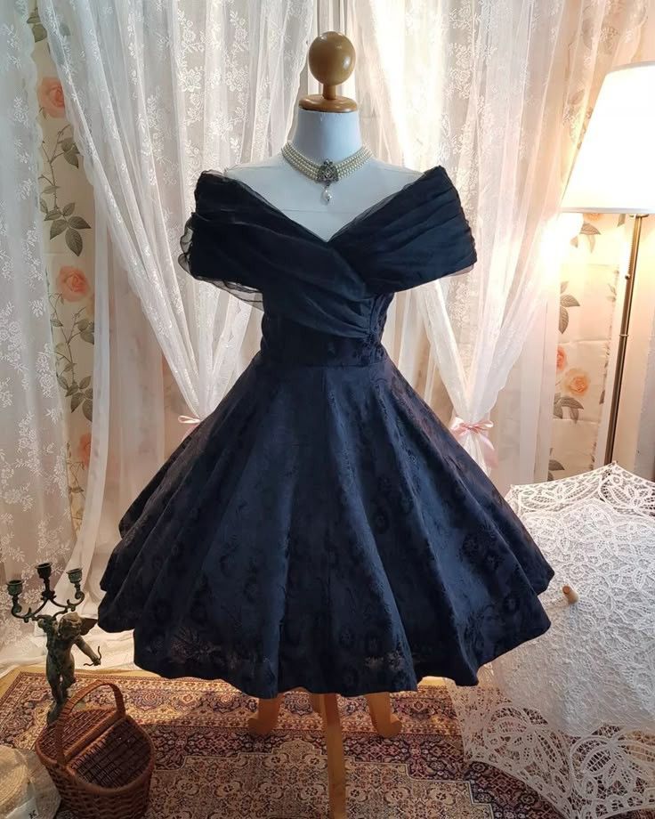 Elegant A-Line Off-Shoulder Draped Short Sleeve Knee-Length Black Jacquard Homecoming Dresses
