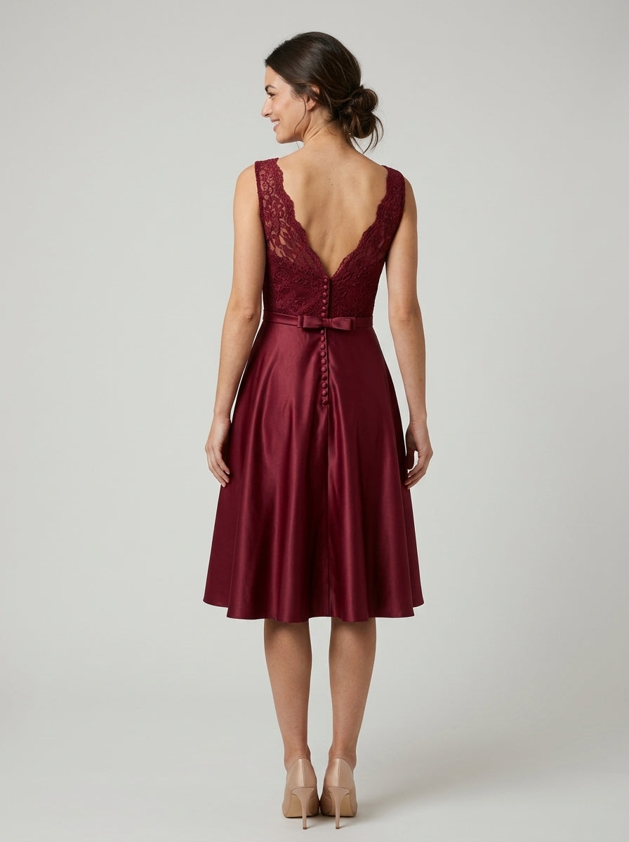 Elegant A-Line Off-Shoulder Short Sleeve Lace V-Back Knee-Length Homecoming Dresses
