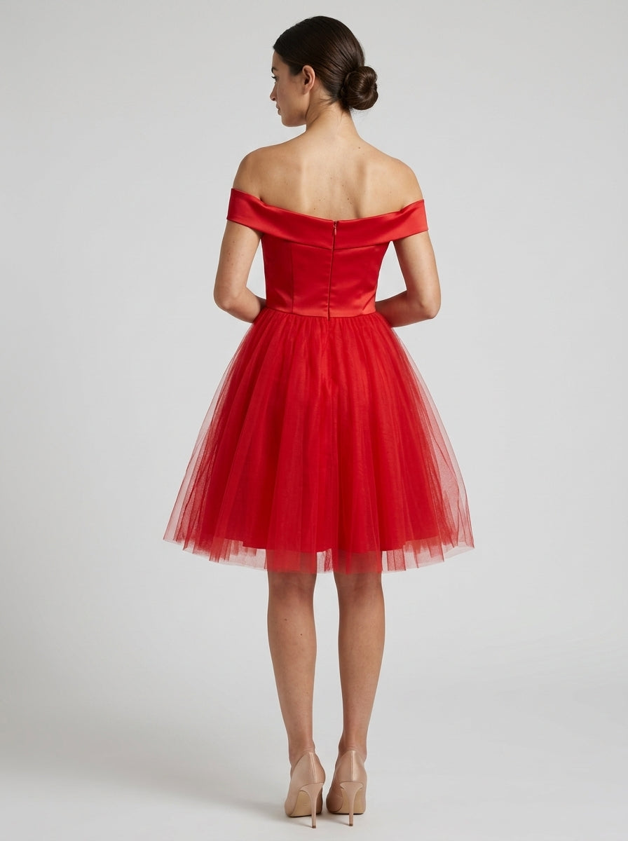 Elegant A-Line Off-Shoulder Sweetheart Knee-Length Zipper Back Tulle Homecoming Dresses