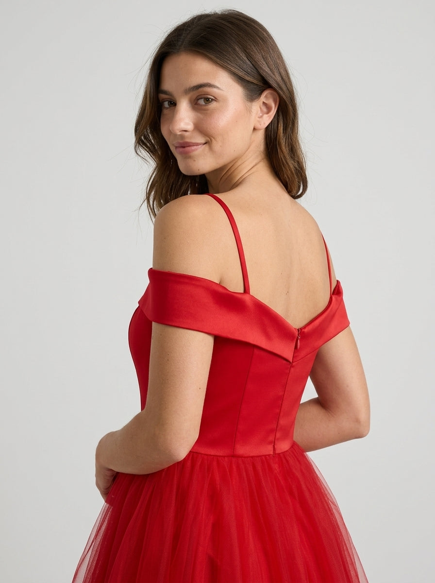 Elegant A-Line Off-Shoulder Sweetheart Knee-Length Zipper Back Tulle Homecoming Dresses