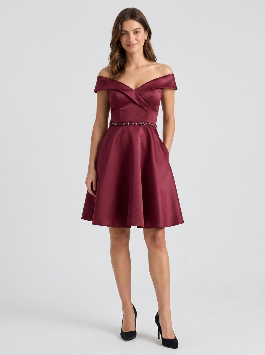 Elegant A-Line Off-Shoulder V-Neck Short Sleeve Zipper Back Above-Knee Homecoming Party Dress