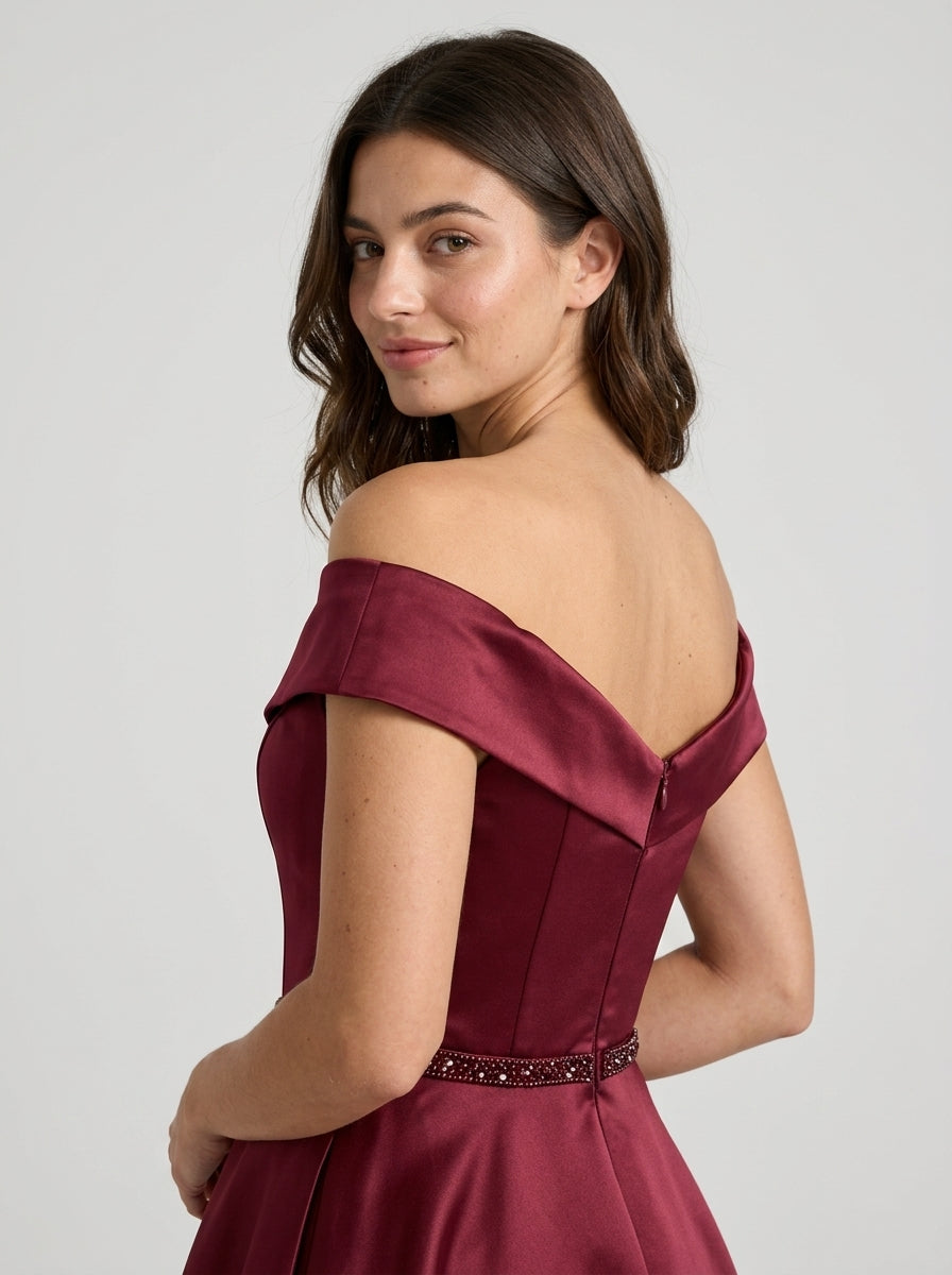 Elegant A-Line Off-Shoulder V-Neck Short Sleeve Zipper Back Above-Knee Homecoming Party Dress