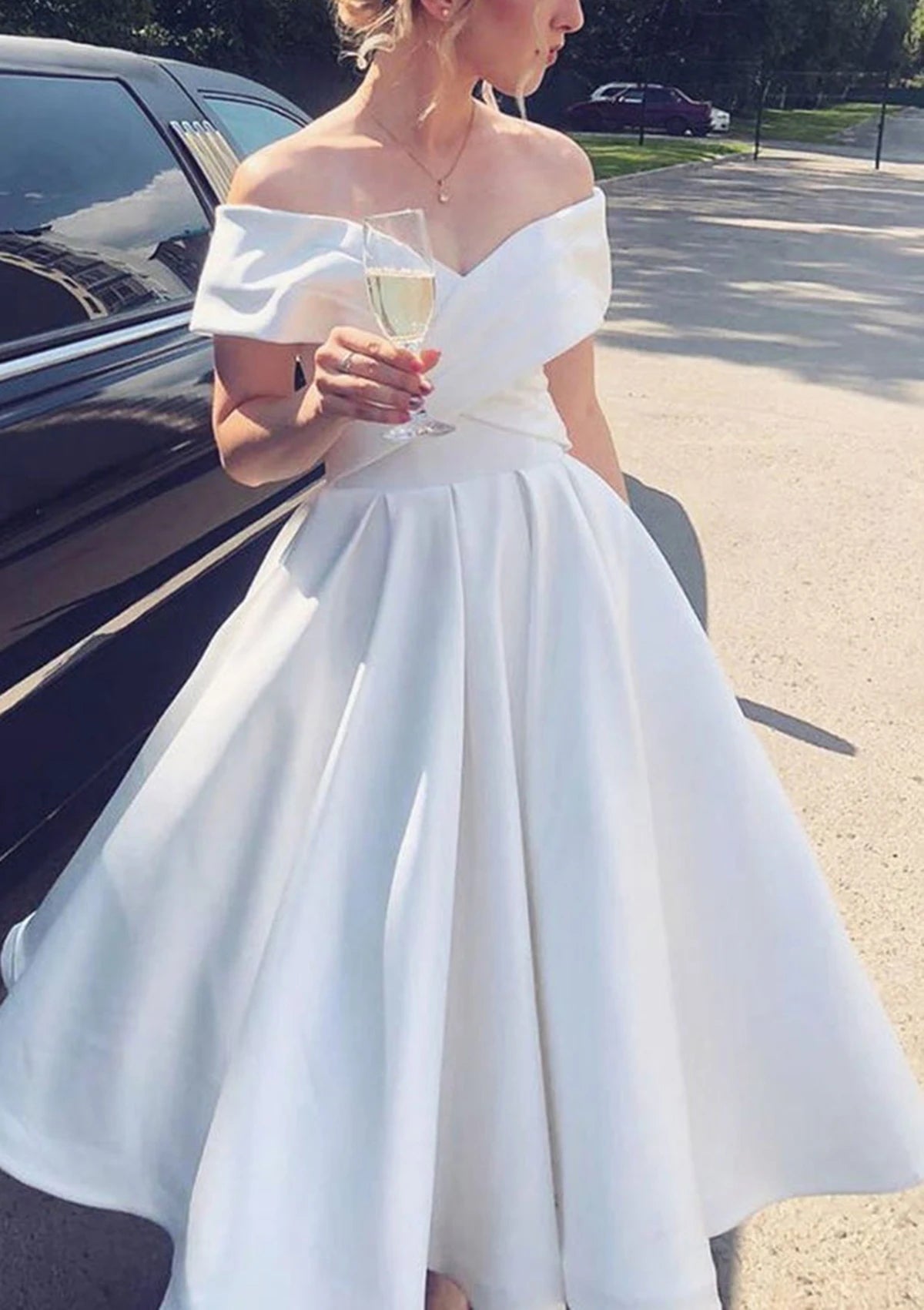 Elegant A-Line Off-the-Shoulder Sweetheart Short Sleeve Lace-Up Back Midi Homecoming Dresses