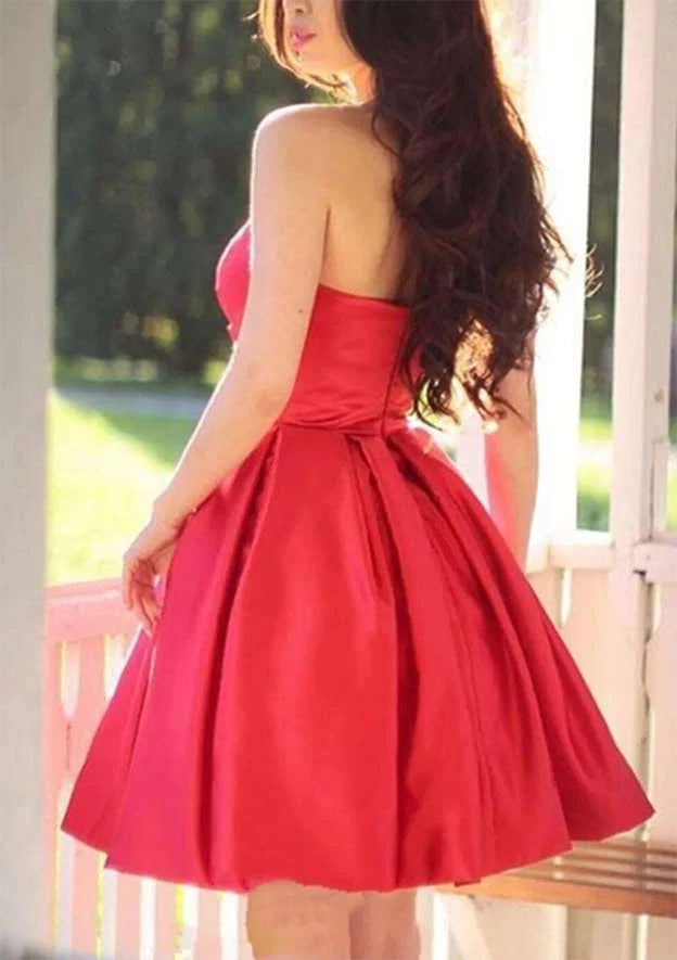 Elegant A-Line Sweetheart Strapless Sleeveless Zipper Back Short Homecoming Dresses