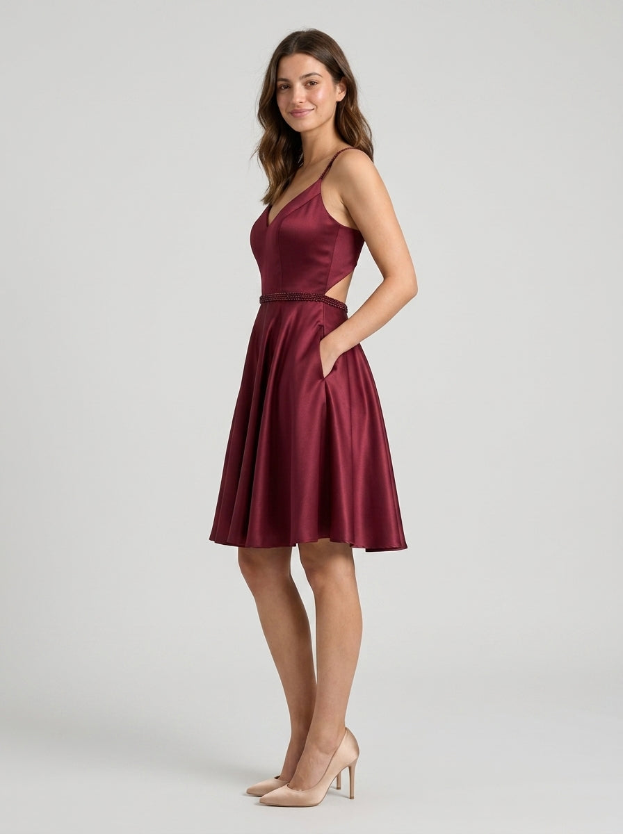 Elegant A-Line V-Neck Sleeveless Criss-Cross Open Back Knee-Length Homecoming Dresses