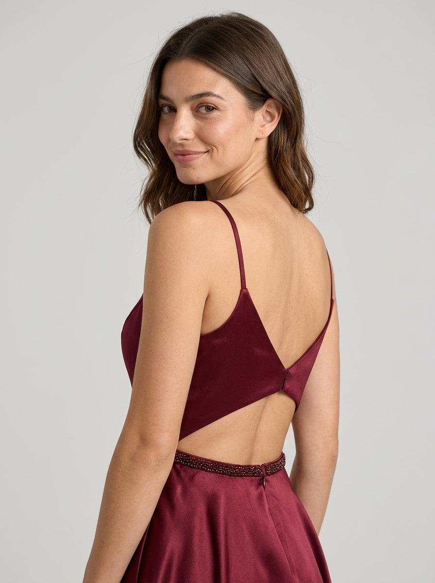 Elegant A-Line V-Neck Sleeveless Criss-Cross Open Back Knee-Length Homecoming Dresses