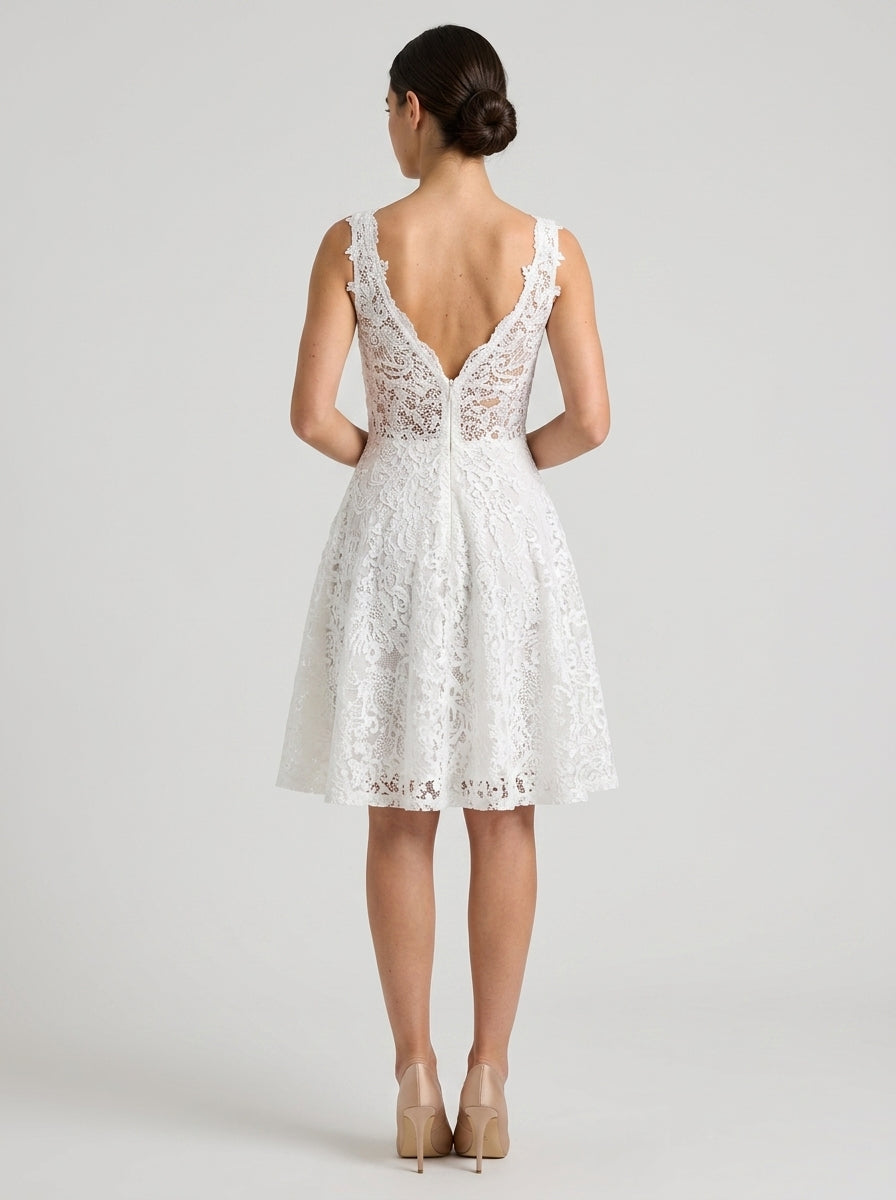 Elegant A-Line V-Neck Sleeveless V-Back Knee-Length Lace Homecoming Dresses