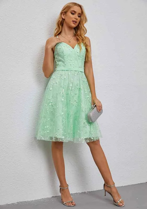Elegant A-Line V-Neck Spaghetti Strap Criss-Cross Back Knee-Length Floral Embroidered Homecoming Dresses