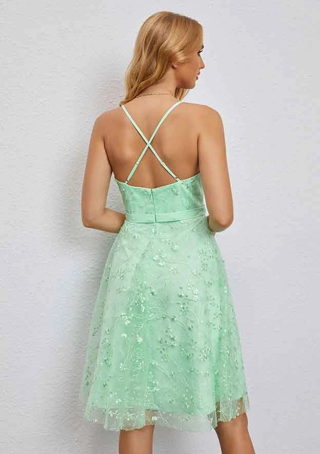 Elegant A-Line V-Neck Spaghetti Strap Criss-Cross Back Knee-Length Floral Embroidered Homecoming Dresses