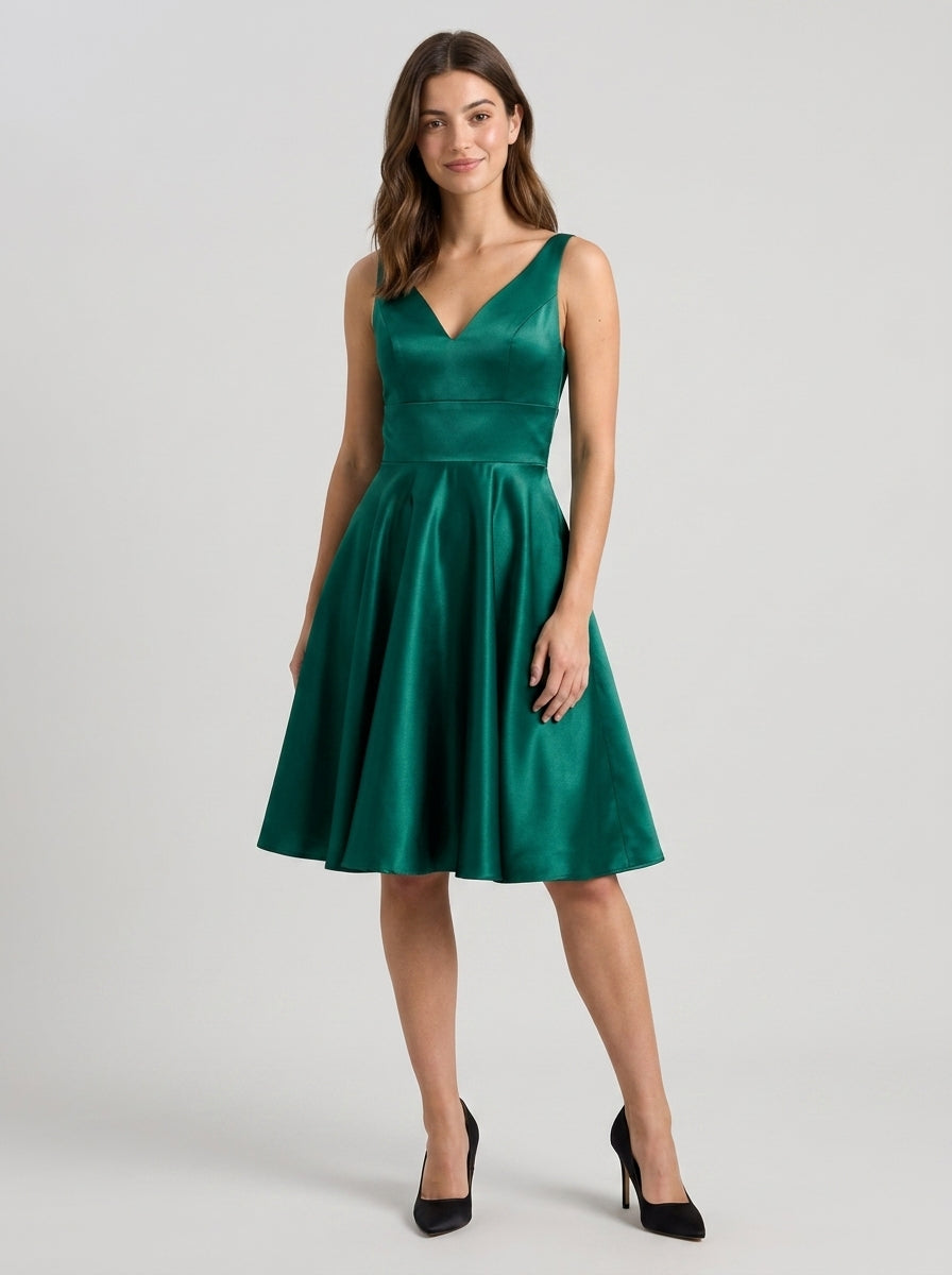 Elegant A-Line V-Neck Spaghetti Strap Lace-Up Back Knee-Length Shimmering Satin Homecoming Dresses