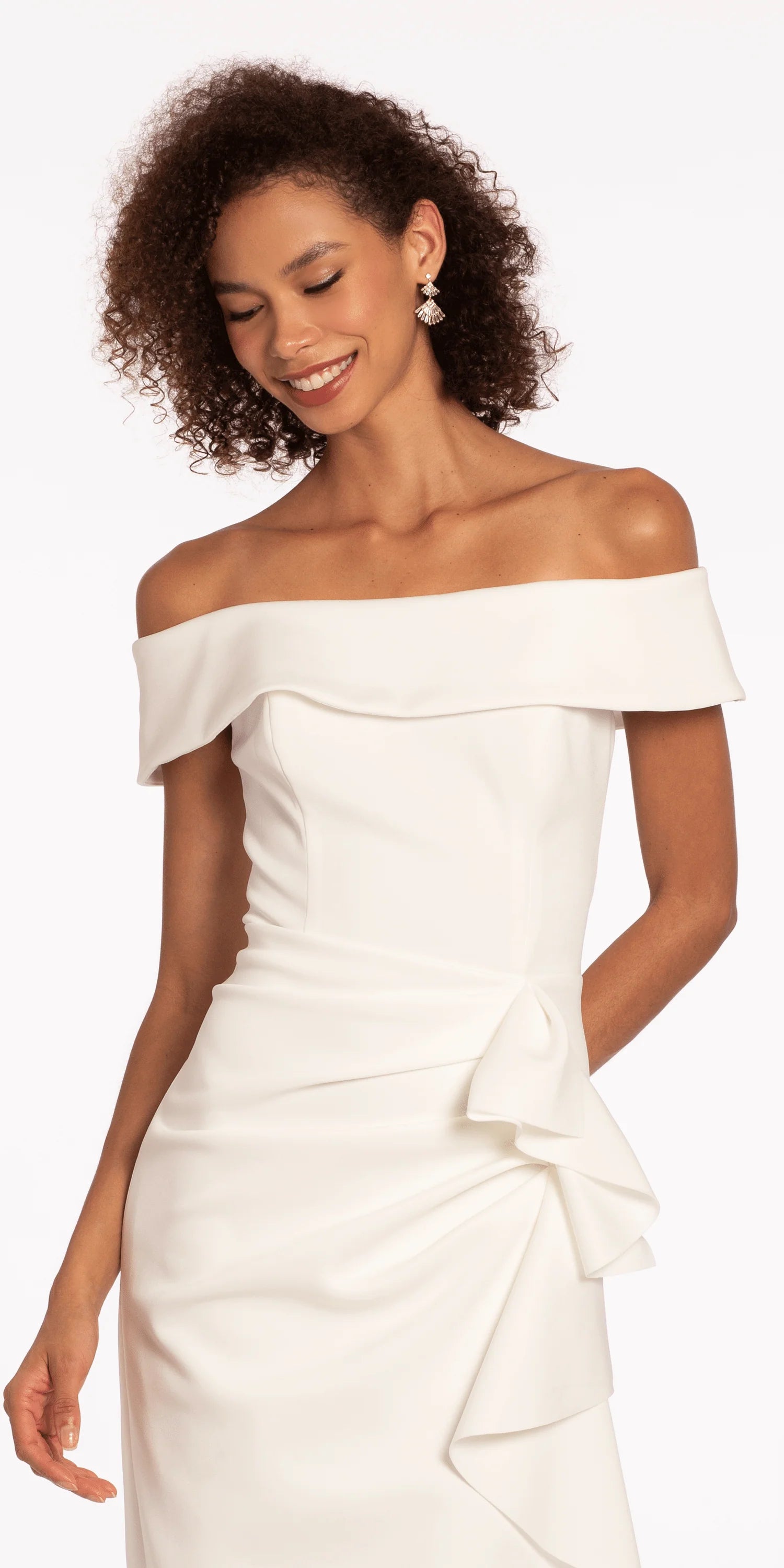 Elegant Sheath Off-the-Shoulder Short Sleeve Zipper Back Knee-Length Ruffled Homecoming Dresses