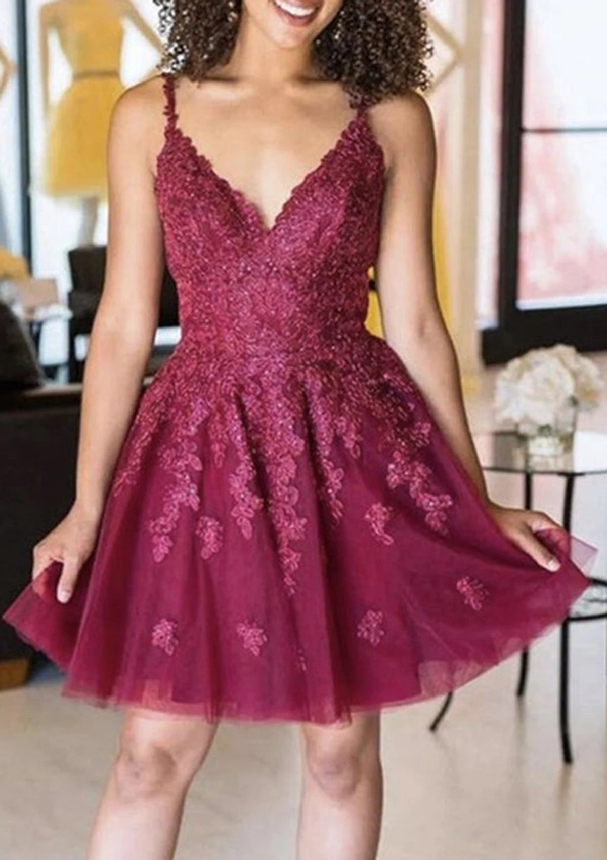 Elegant Sparkling A-Line V-Neck Spaghetti Strap Lace-Up Back Short Homecoming Dresses