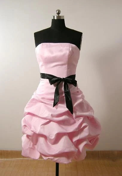 Elegant Strapless Sweetheart Sleeveless Zipper Back Short Bubble A-line Homecoming Dresses
