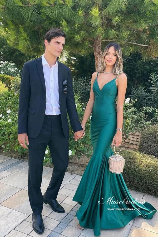 Emerald Satin Mermaid Evening Gown – Spaghetti Strap Deep V-Neck Formal Dress with Train