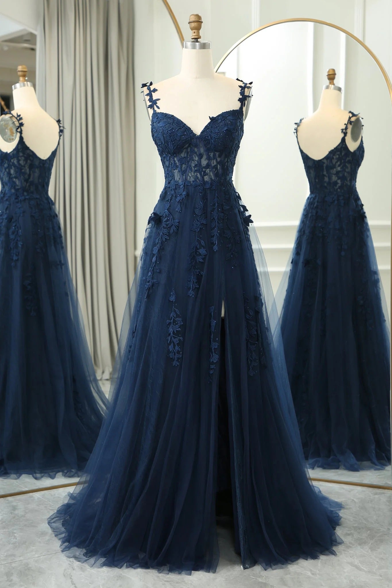 Floral Appliqué Tulle Gown – Off-the-Shoulder Prom Dress with Slit and Train