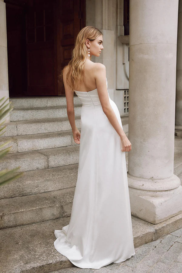 Robe de mariée fourreau/pilier, robe de mariée de plage plissée en satin à décolleté en cœur