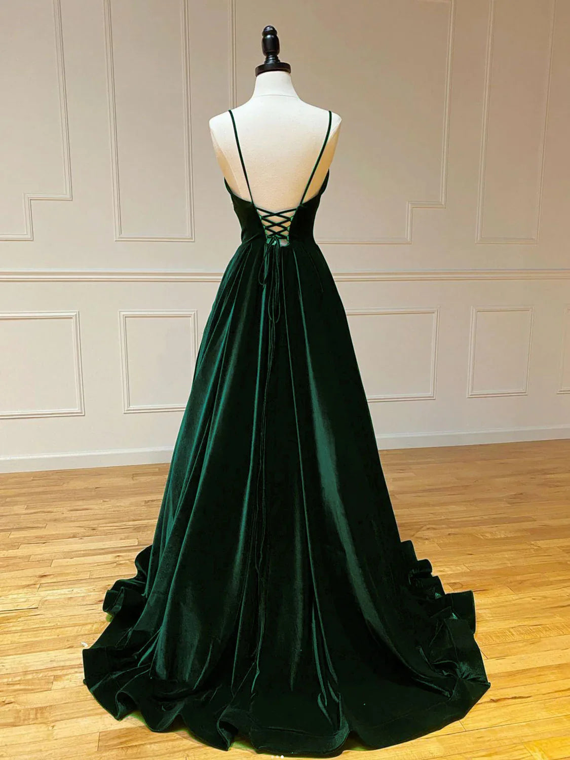 Glamorous Ball-Gown Sweetheart Spaghetti Strap Lace-Up Back Floor-Length Prom Dress