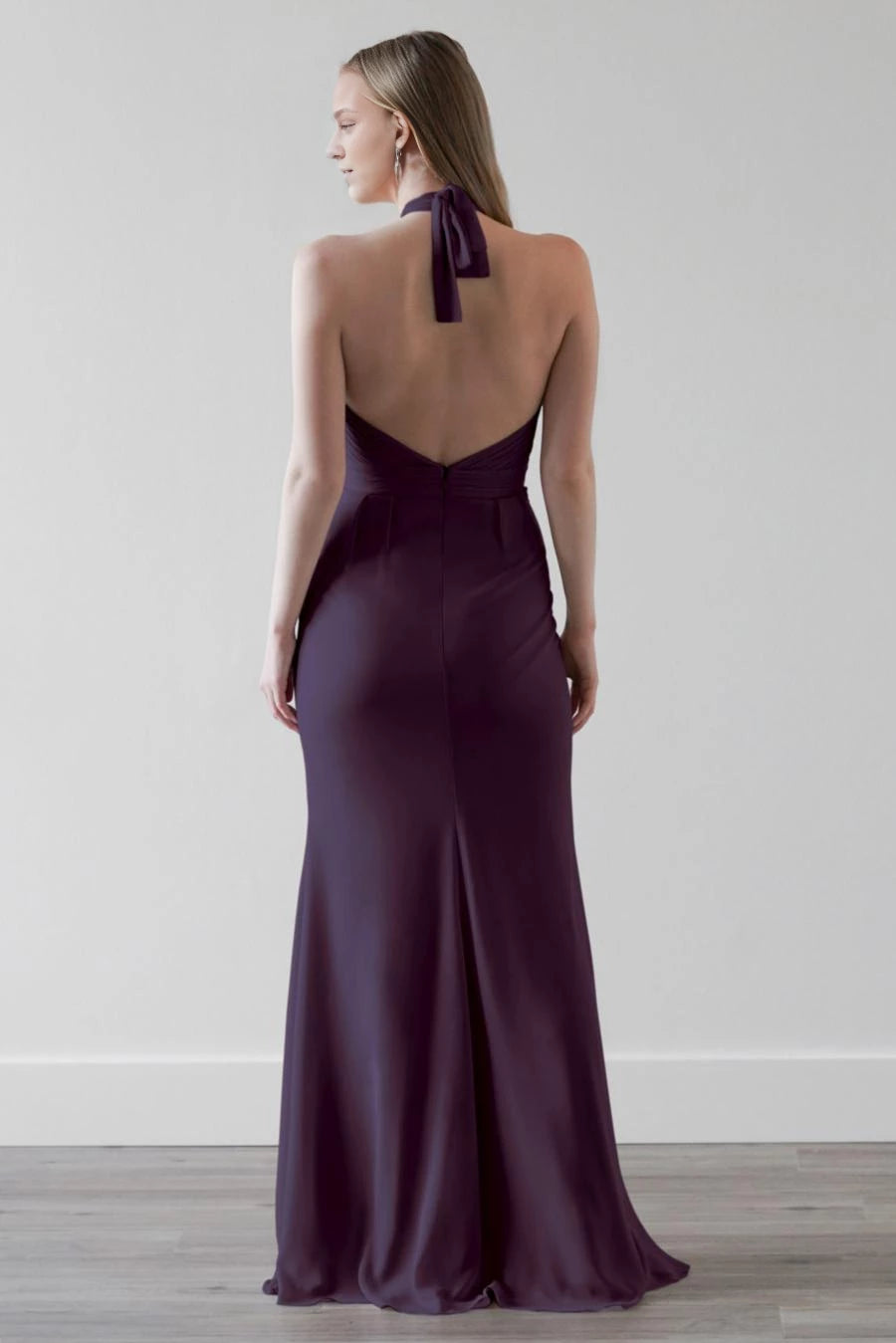 Hängender Halskragen, freiliegender Rücken, ärmellos, freiliegender Rücken und bodenlanges Ballkleid