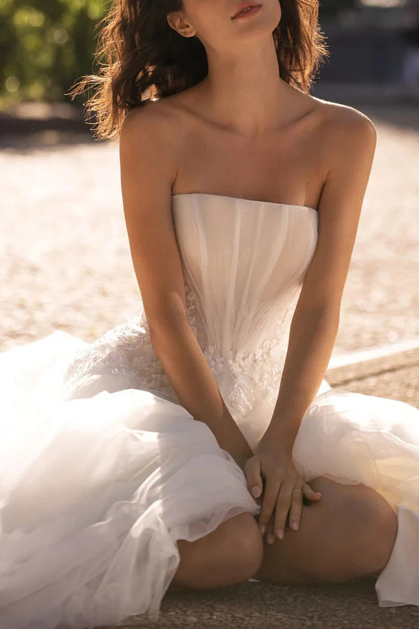 Robe de mariée de style rural en dentelle sans bretelles en forme de A