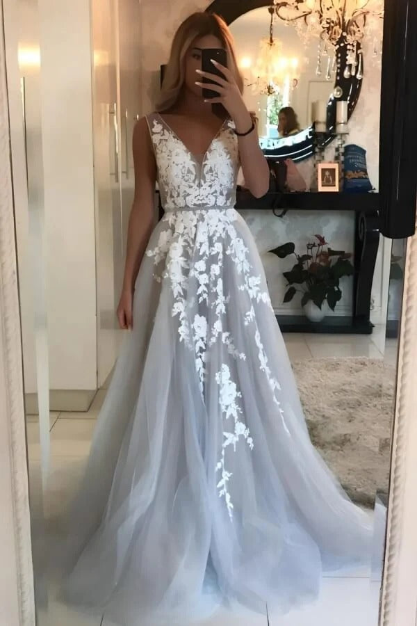 Light Gray Sleeveless V-Neck 3D Floral Lace Tulle Ball Gown with Open Back