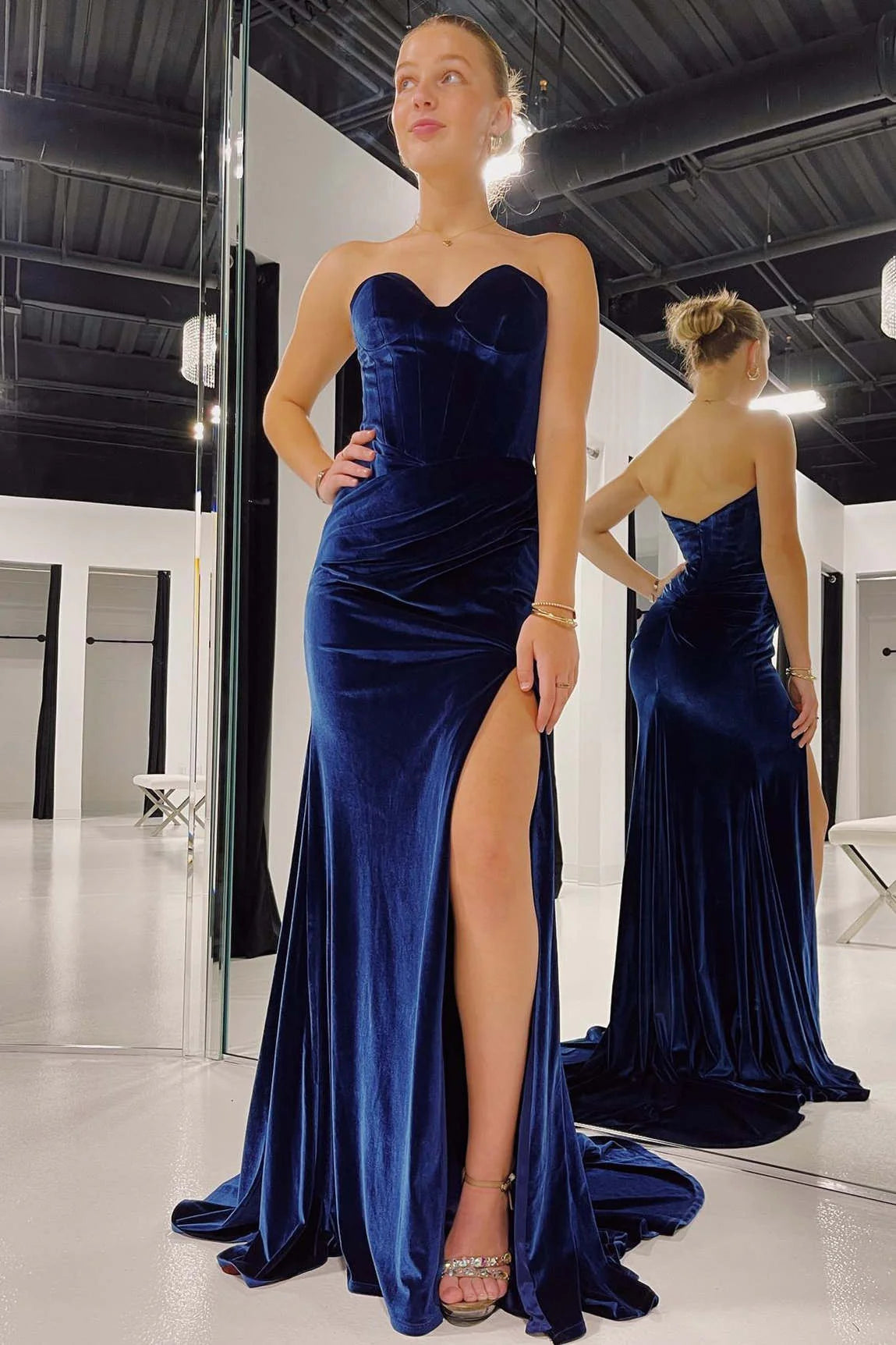Luxurious Mermaid Strapless Sweetheart Velvet High-Slit Floor-Length Prom Dress