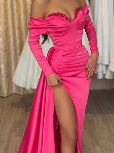Enges/gerades, herzförmiges und bodenlanges Ballkleid mit Schlitz und Perlenbesatz