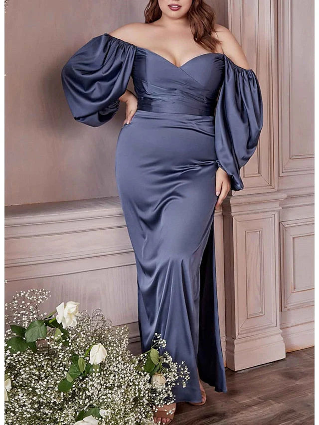 Eng anliegendes, schulterfreies und bodenlanges Ballkleid mit geradem Bein
