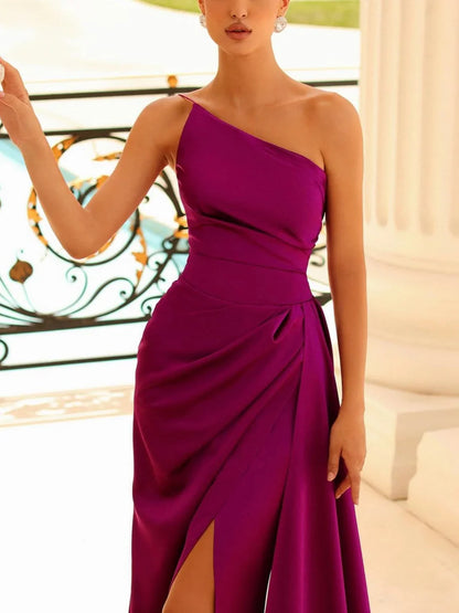 Tight fit/straight slim shoulder strap with ruffled edges, sleeveless and floor length prom dress