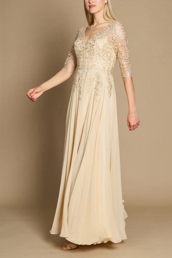 Robe de mère de la mariée élégante en dentelle à col en V et fente latérale