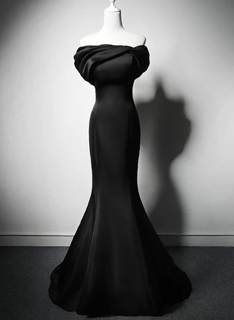 Robe de soirée sirène noire en satin à épaules dénudées, robe de gala noire sexy en satin, robe de bal/sirène sans bretelles, sans manches, col ras du cou