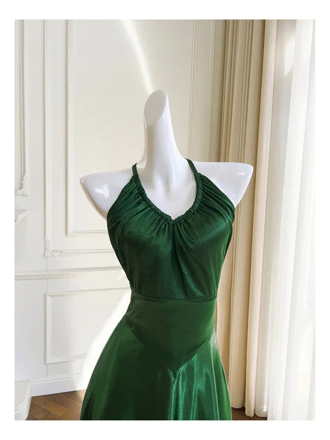 Grünes A-förmiges, weiches Satin-Crossover-Abendkleid, grünes, schulterfreies Ballkleid mit Trägern und freiem Rücken, Abschlussballkleid