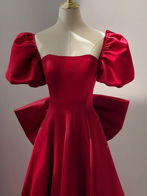 Belle/magnifique robe de soirée trapèze en satin à manches courtes rouge vin, robe de bal longue dos nu à manches courtes avec nœud sur l'épaule rouge vin