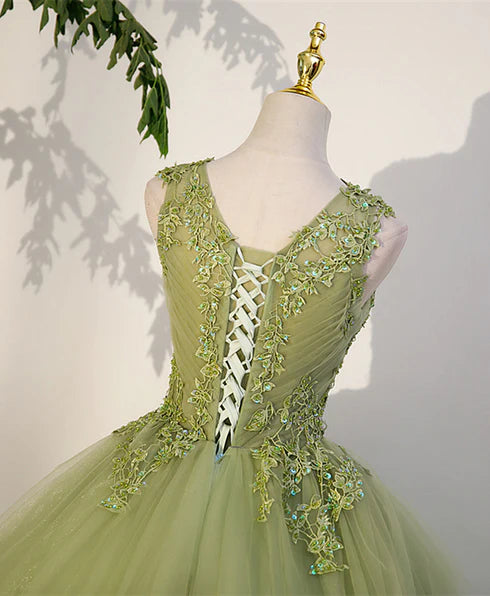 Robe de bal élégante en dentelle vert clair, coupe trapèze transparente, décolleté vert clair, sans manches, épaules dénudées