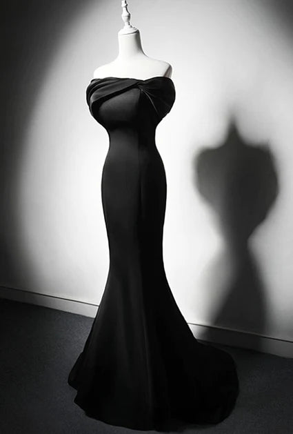 Robe de soirée sirène noire en satin à épaules dénudées, robe de gala noire sexy en satin, robe de bal/sirène sans bretelles, sans manches, col ras du cou